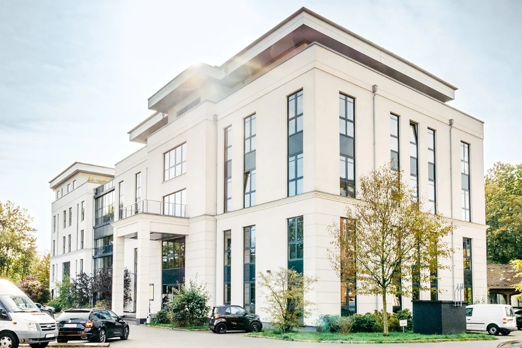 Klaus versichert Bürogebäude in Hamburg-Bahrenfeld